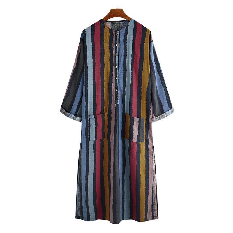 Herren nan bodenlanger gestreifter Leinenmix Kaftan mit Stehkragen und aufgesetzten Hüfttaschen Echo Archiv