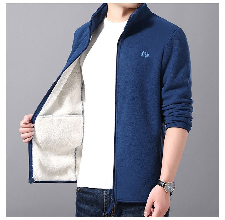Herren Fleecejacke mit hochgeschlossenem Kragen und praktischen Taschen Echoarchiv