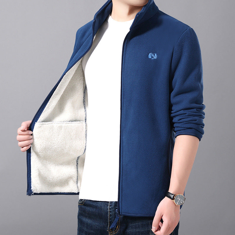 Herren Fleecejacke mit hochgeschlossenem Kragen und praktischen Taschen Echoarchiv