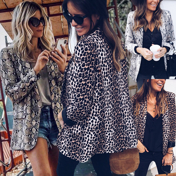 Damen Leichter Longblazer mit Schlangenprint, offener Front und aufgesetzten Taschen Echoarchiv
