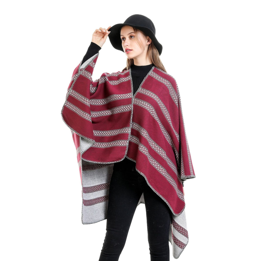 Damen Oversize-Ruana mit grafischen Längs‑Jacquardstreifen und offenem Kimono‑Fall Echo Archiv