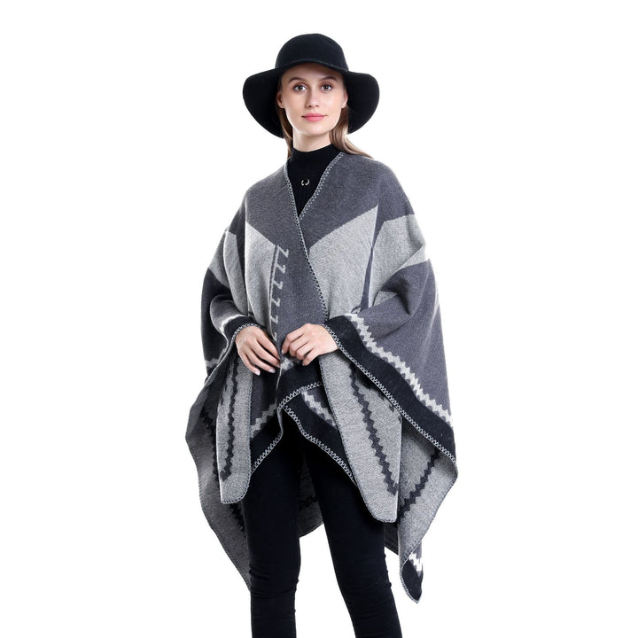 Damen Oversize-Ruana im Ethno-Jacquard mit V-Ausschnitt Echo Archiv