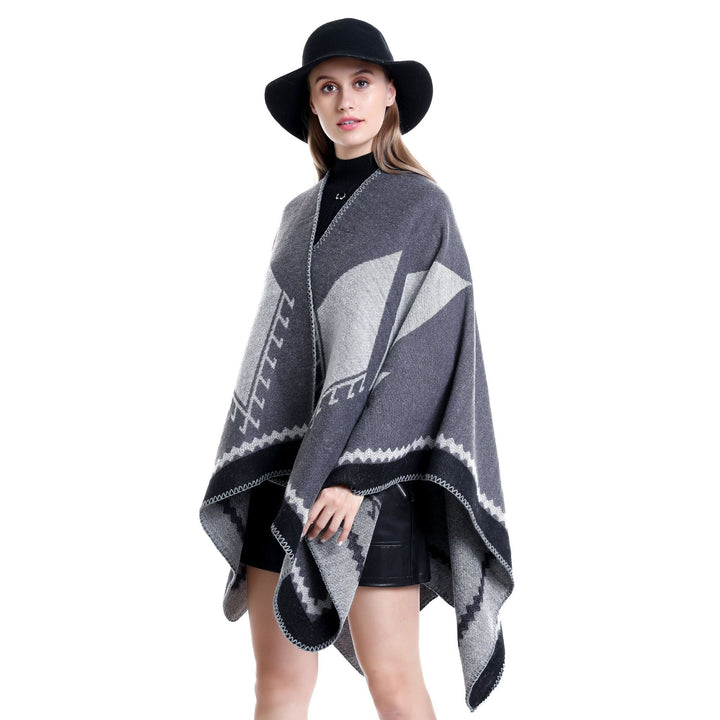 Damen Oversize-Ruana im Ethno-Jacquard mit V-Ausschnitt Echo Archiv