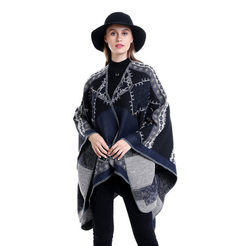 Damen Oversize-Ruana-Poncho aus Jacquardgewebe mit asymmetrischem Zipfelrand und ornamentaler Bordüre – Célinea