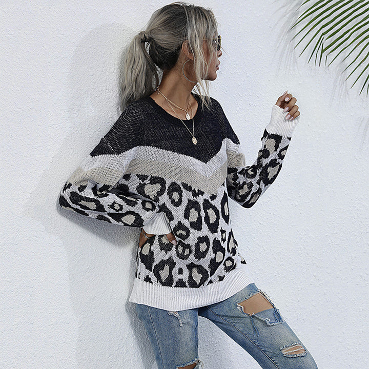 Damen Oversize-Feinstrickpullover mit Chevron-Detail und abstraktem Leoprint Echoarchiv