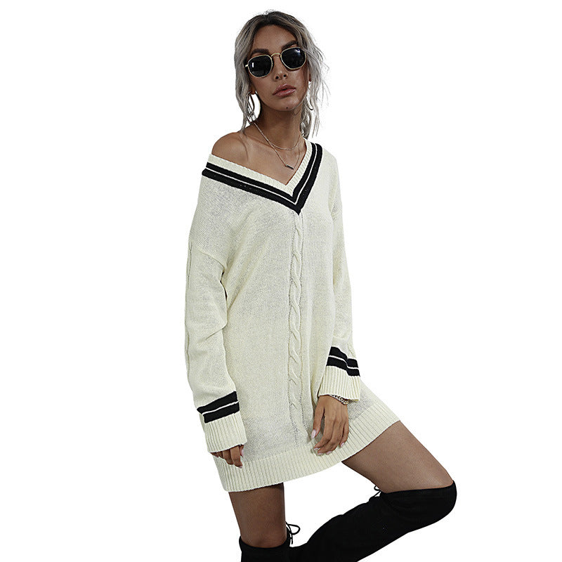 Damen Strick‑Minikleid mit V‑Ausschnitt, Zopfmuster und College‑Streifen Echoarchiv