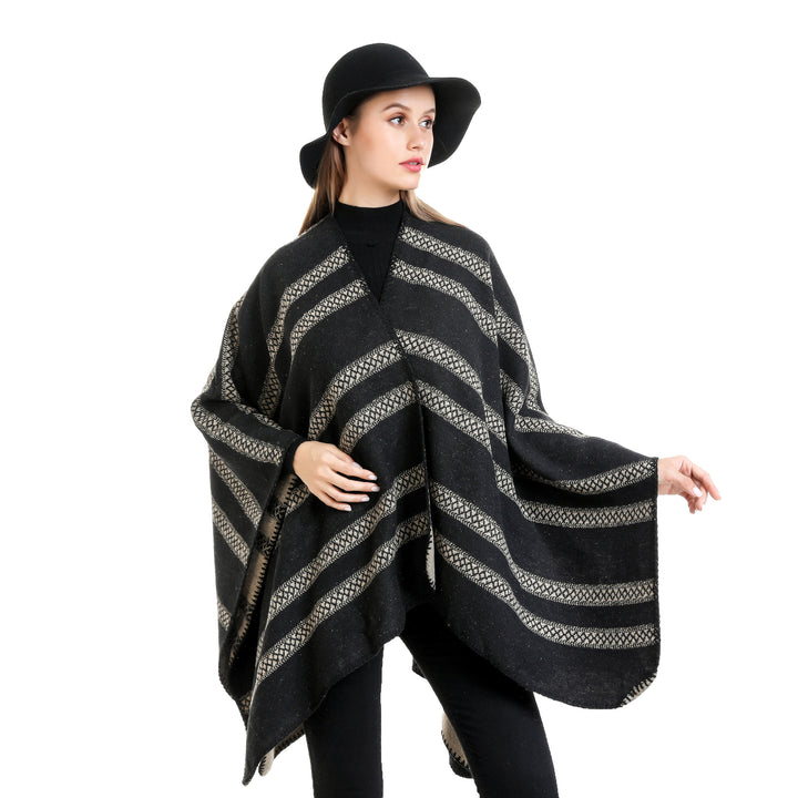Damen Oversize-Ruana mit grafischen Längs‑Jacquardstreifen und offenem Kimono‑Fall Echo Archiv