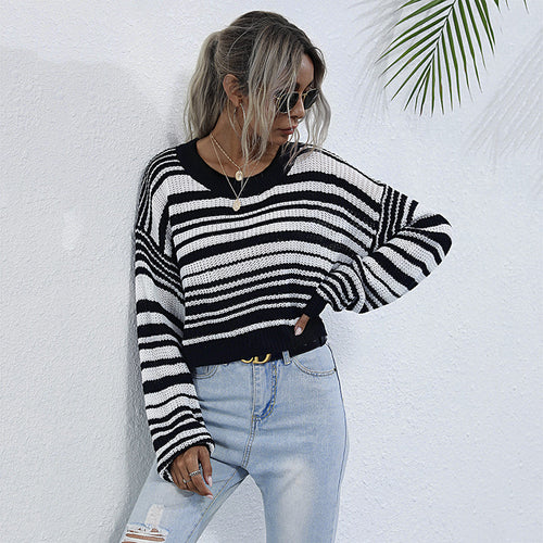 Damen Oversize-gestreifter Cropped-Strickpullover mit asymmetrischem Carmenausschnitt Echoarchiv
