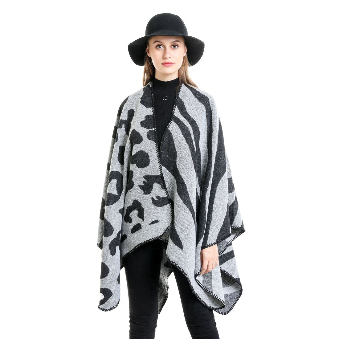 Damen Oversize‑Poncho im Revers‑Stil mit Animal‑Jacquard aus Wollmix – Célinea