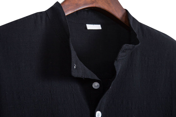 Herren Langarmhemd mit innovativem Henley-Ausschnitt und praktischer Brusttasche Echoarchiv