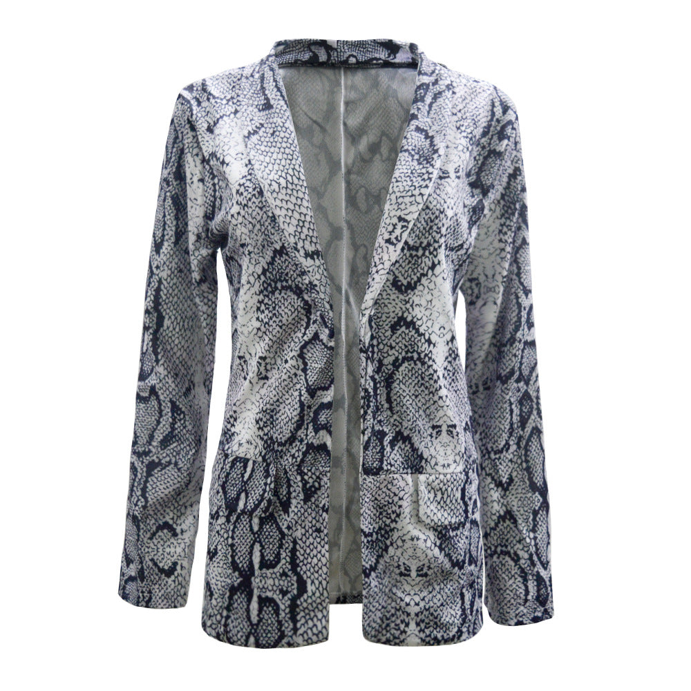 Damen Leichter Longblazer mit Schlangenprint, offener Front und aufgesetzten Taschen Echoarchiv