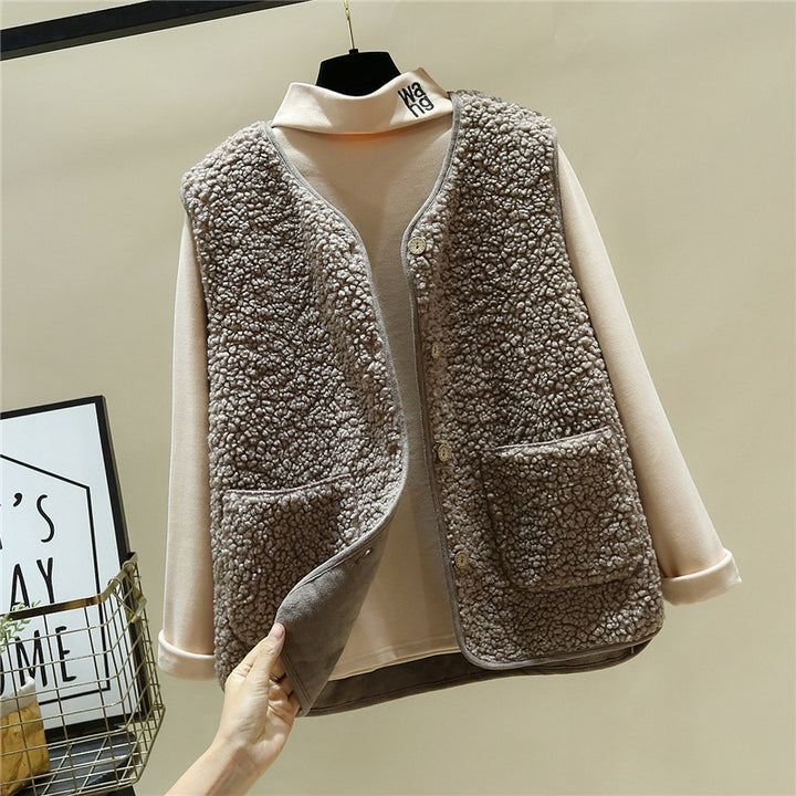 Damen kuschelige Teddyweste mit Druckknopf und aufgesetzten Taschen – Avérine