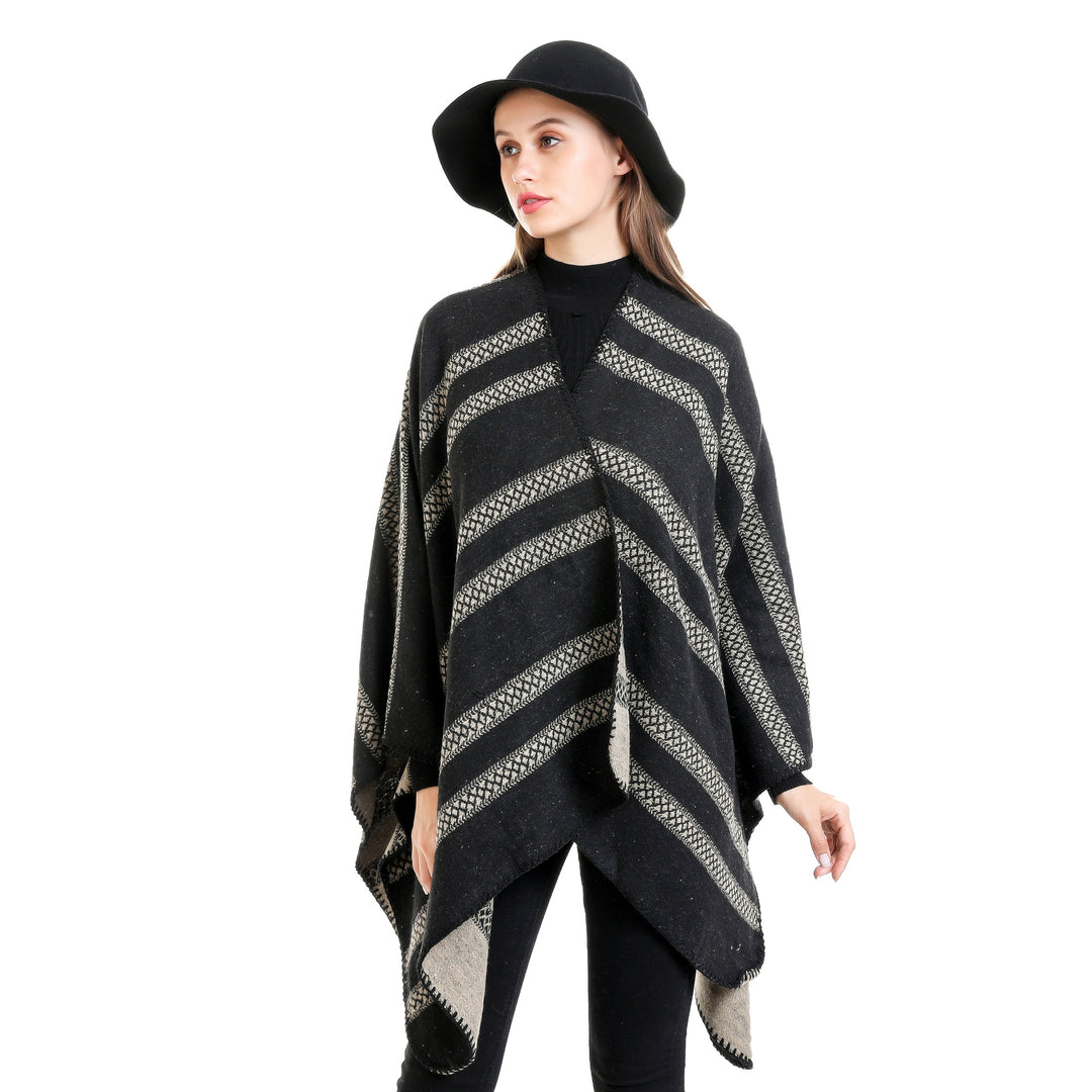 Damen Oversize-Ruana mit grafischen Längs‑Jacquardstreifen und offenem Kimono‑Fall Echo Archiv