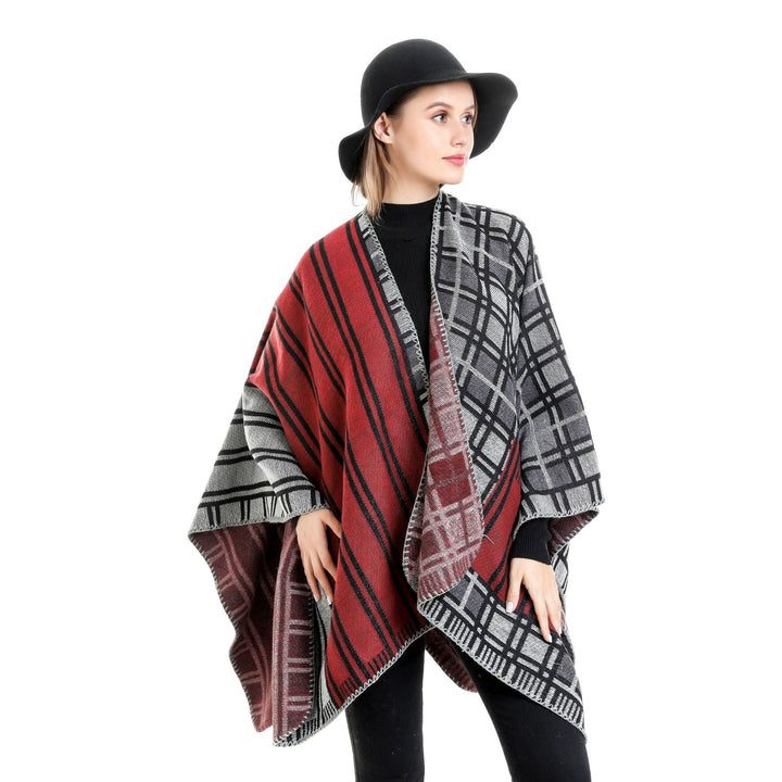 Damen Oversize-Ruana im Patch-Karo-Strick mit offenem Saum Echo Archiv