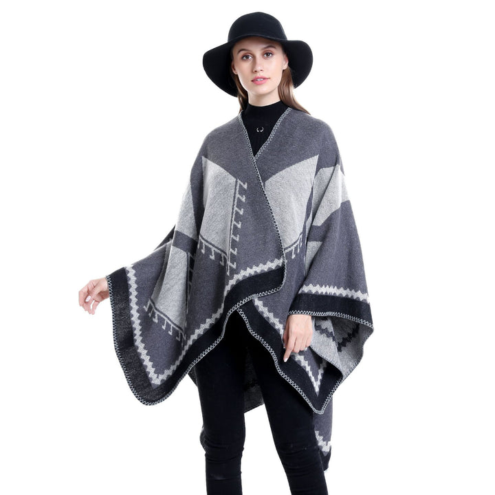 Damen Oversize-Ruana im Ethno-Jacquard mit V-Ausschnitt Echo Archiv