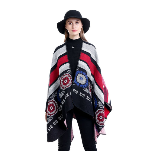 Damen Oversize-Ruana-Poncho mit V-Ausschnitt und ornamentaler Jacquard-Webung – Célinea