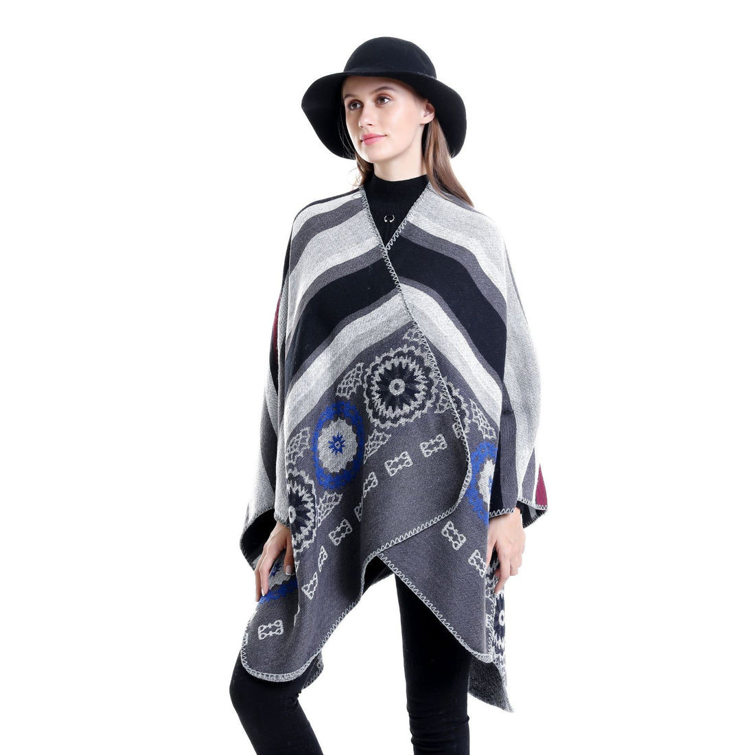 Damen Oversize-Ruana-Poncho mit V-Ausschnitt und ornamentaler Jacquard-Webung – Célinea