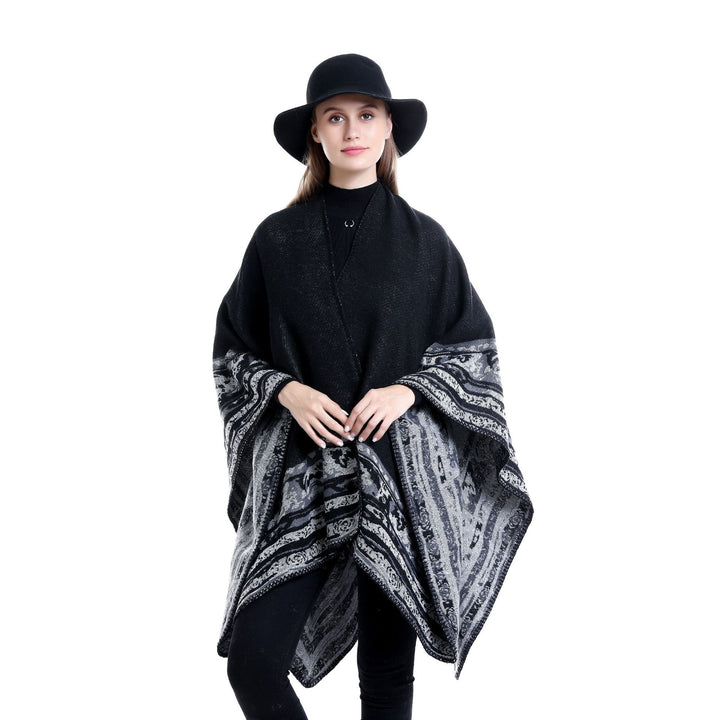 Damen Weichfallende Oversize-Ruana im Umhangstil mit ornamentaler Bordüre Echo Archiv
