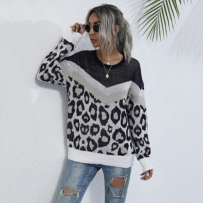 Damen Oversize-Feinstrickpullover mit Chevron-Detail und abstraktem Leoprint Echoarchiv