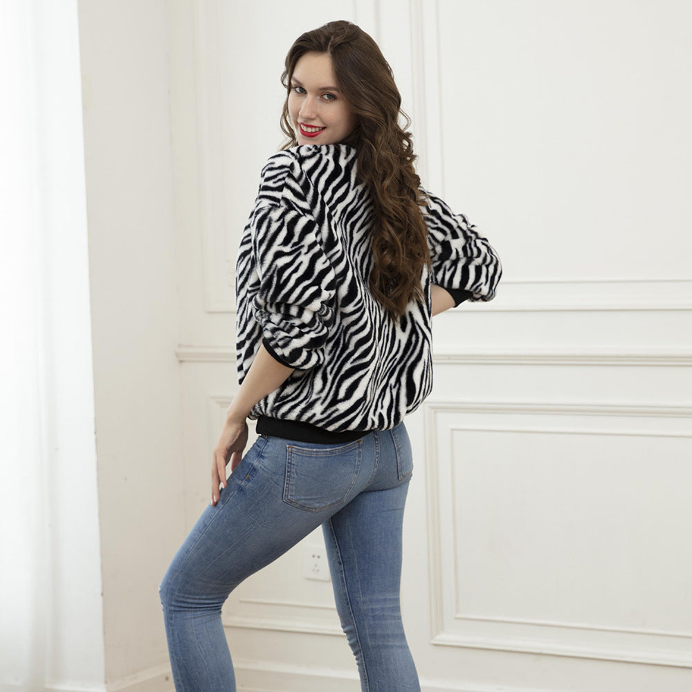 Damen Flauschiger weit geschnittener Pullover mit ZEchoarchivra‑Alloverprint und Rippbündchen Echoarchiv