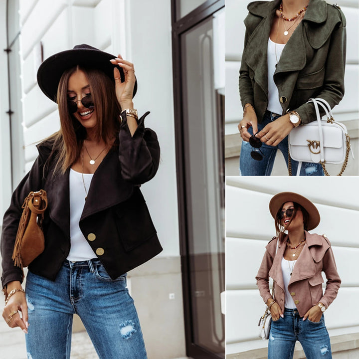 Damen Cropped Velourslederjacke mit weitem Revers und goldenen Zierknöpfen – Célinea