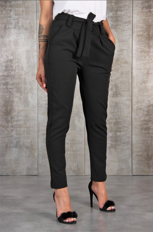 Damen nan taillierte Paperbag-Hose mit Bindegürtel und schmalem Bein Echo Archiv
