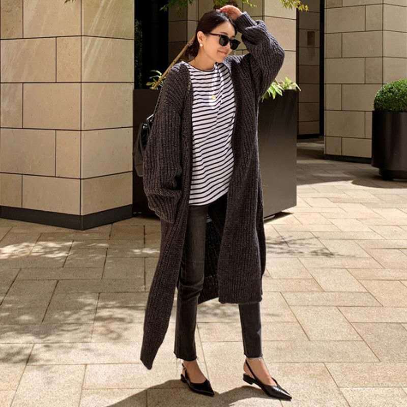 Damen Langer Grobstrick-Cardigan mit Oversize-Passform, Schalkragen und aufgesetzten Taschen – Veloura