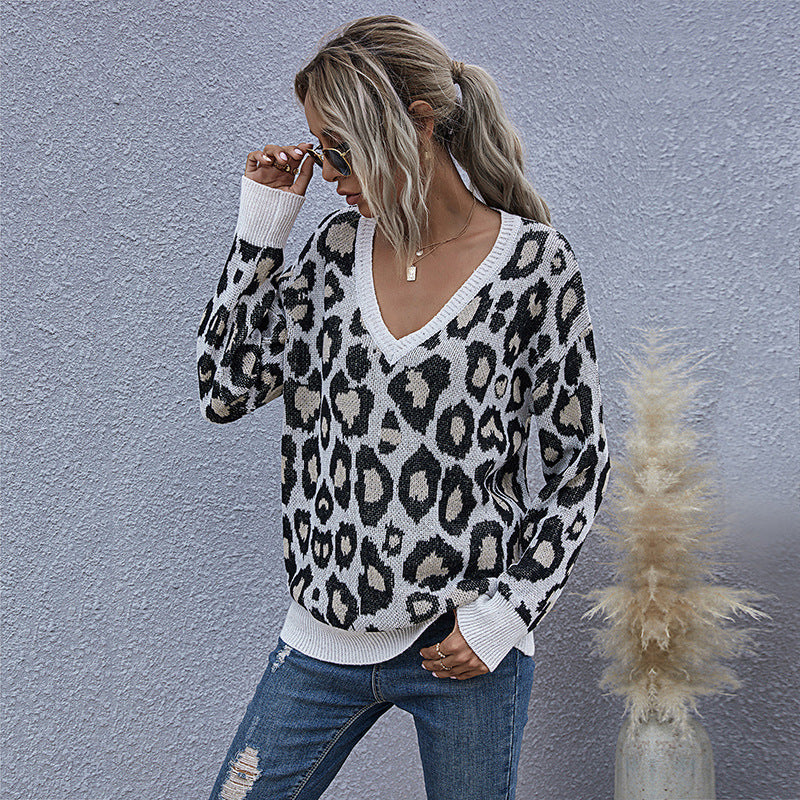 Damen Grobgestrickter V-Neck Pullover mit Oversize‑Silhouette und Statement‑Leoprint Echoarchiv