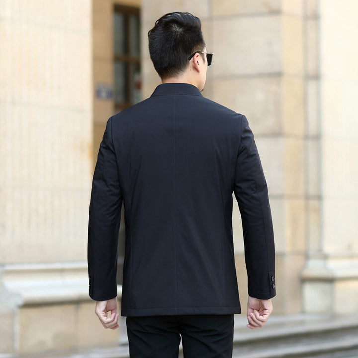 Herren eleganter urbaner Kurzmantel mit Hemdkragen und leichter Isolierung Echoarchiv