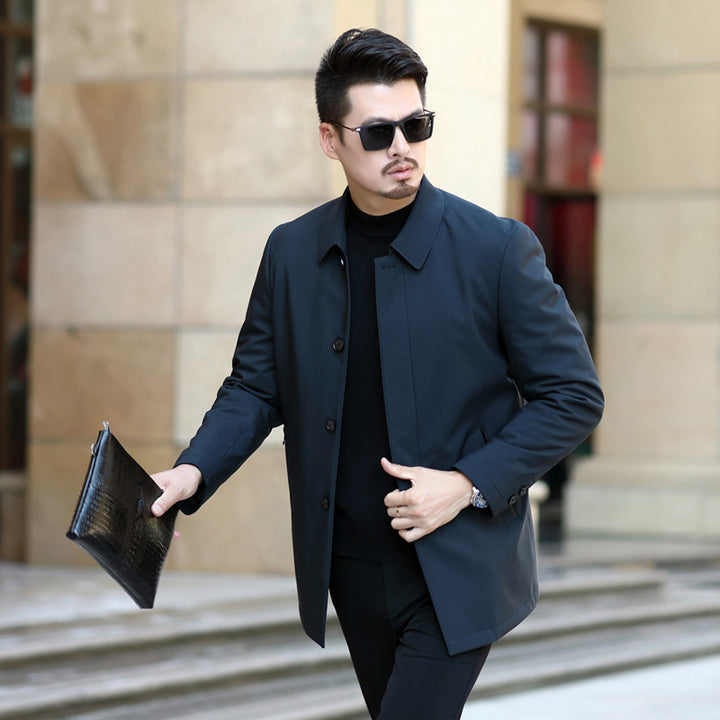 Herren eleganter urbaner Kurzmantel mit Hemdkragen und leichter Isolierung Echoarchiv