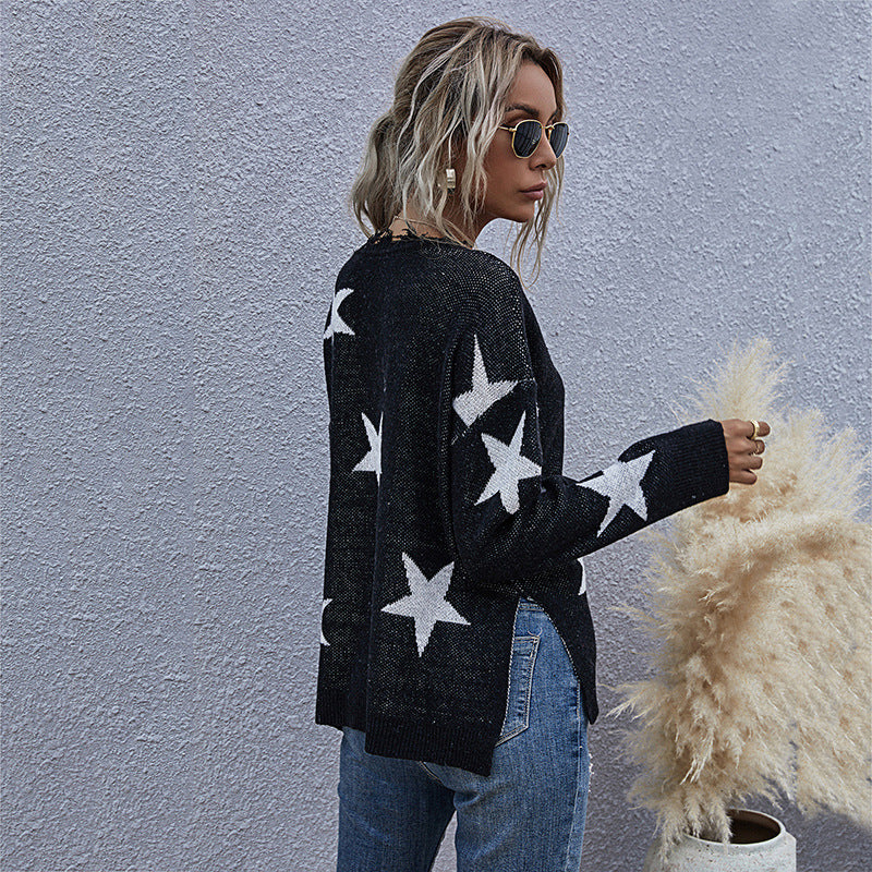 Damen Grobstrick-Pullover mit Sternenjacquard, ausgefranster V-Ausschnitt und lässiger Longline-Silhouette Echoarchiv