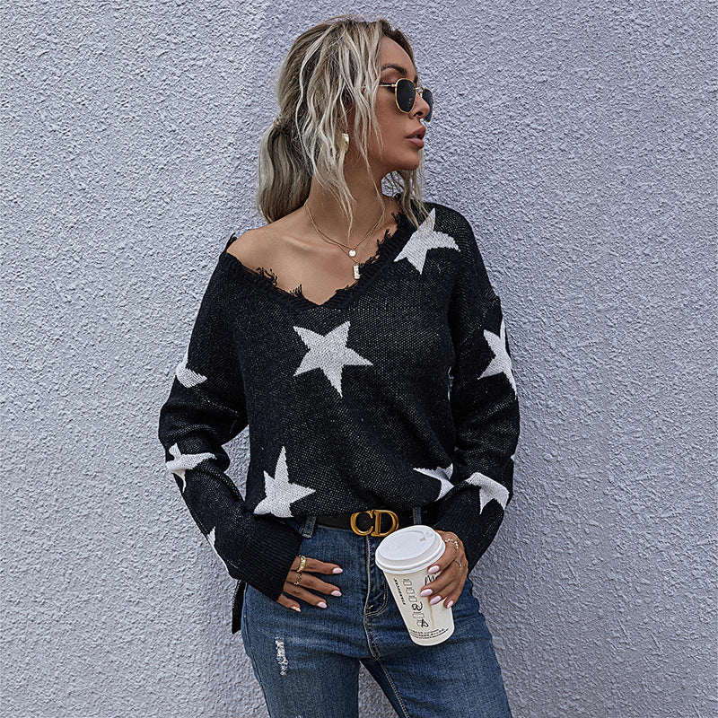 Damen Grobstrick-Pullover mit Sternenjacquard, ausgefranster V-Ausschnitt und lässiger Longline-Silhouette Echoarchiv