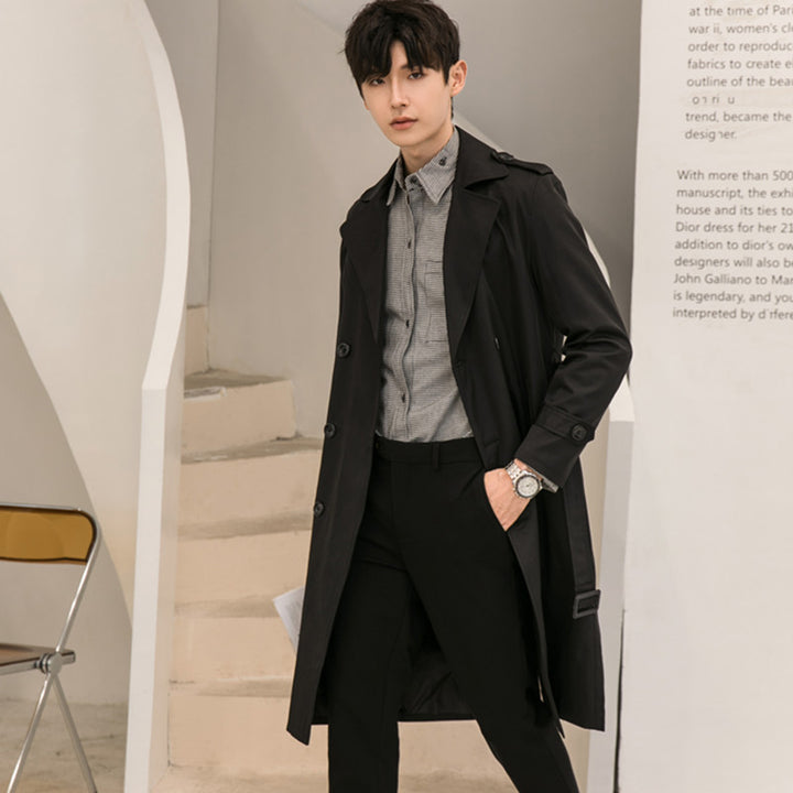 Herren Eleganter knielanger Trenchcoat aus leichtem Funktionsstoff mit Taillengürtel Echoarchiv