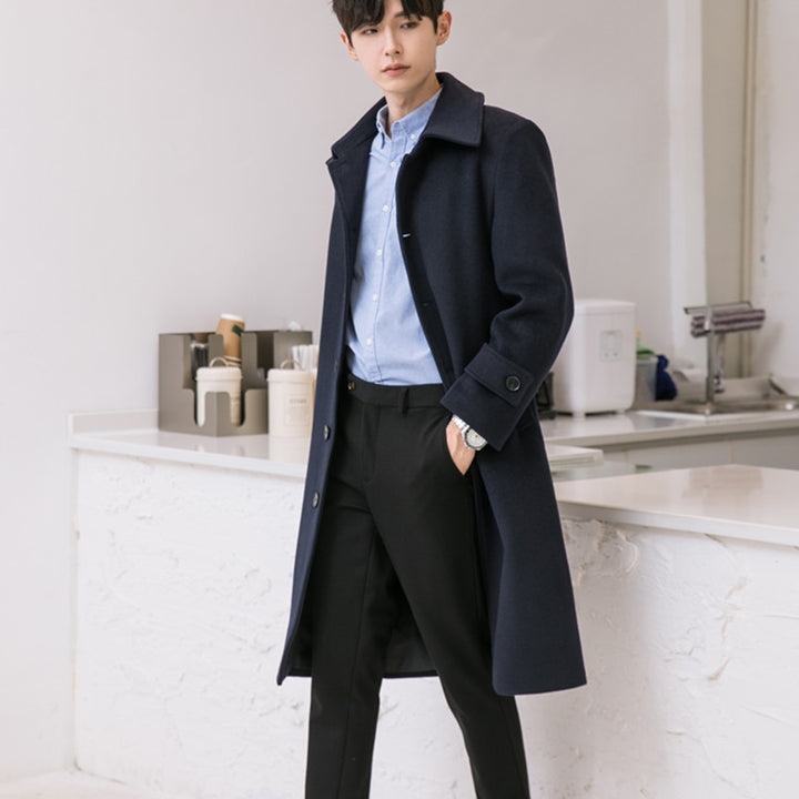 Herren Longcoat aus Wollmix mit verdeckter Knopfleiste Taillengürtel und klassischem Revers Echoarchiv
