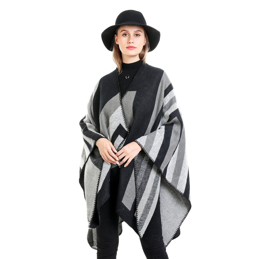 Damen Oversize-Ruana mit grafischem Blockmuster und dekorativer Kettelnaht Echo Archiv