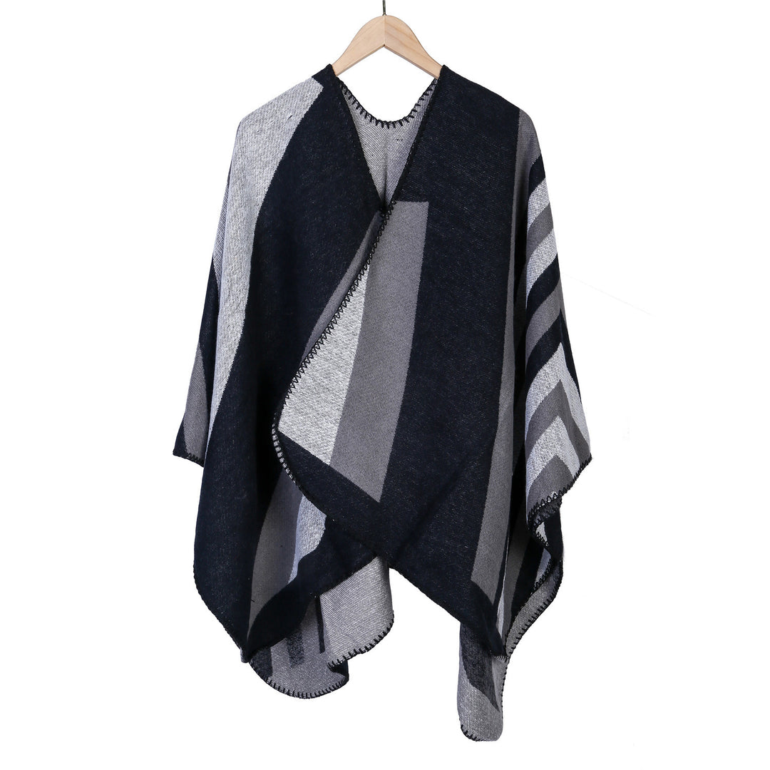 Damen Oversize-Ruana mit grafischem Blockmuster und dekorativer Kettelnaht Echo Archiv