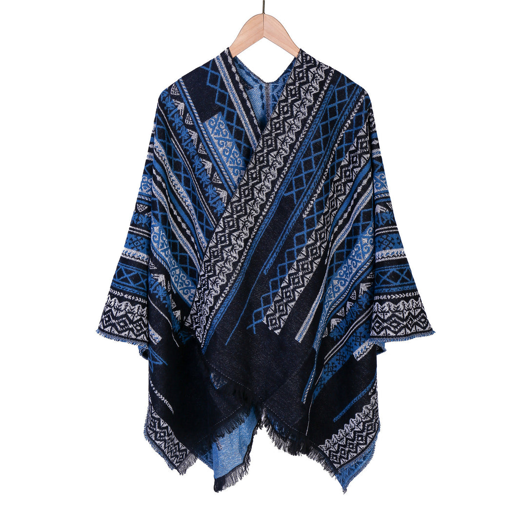 Damen Ruana-Poncho im kastigen Kimono-Fall mit feiner Jacquard‑Webstruktur und Fransensaum Echo Archiv