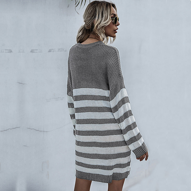 Damen Strickkleid im Oversize-Look mit Blockstreifen und geripptem Saum Echoarchiv