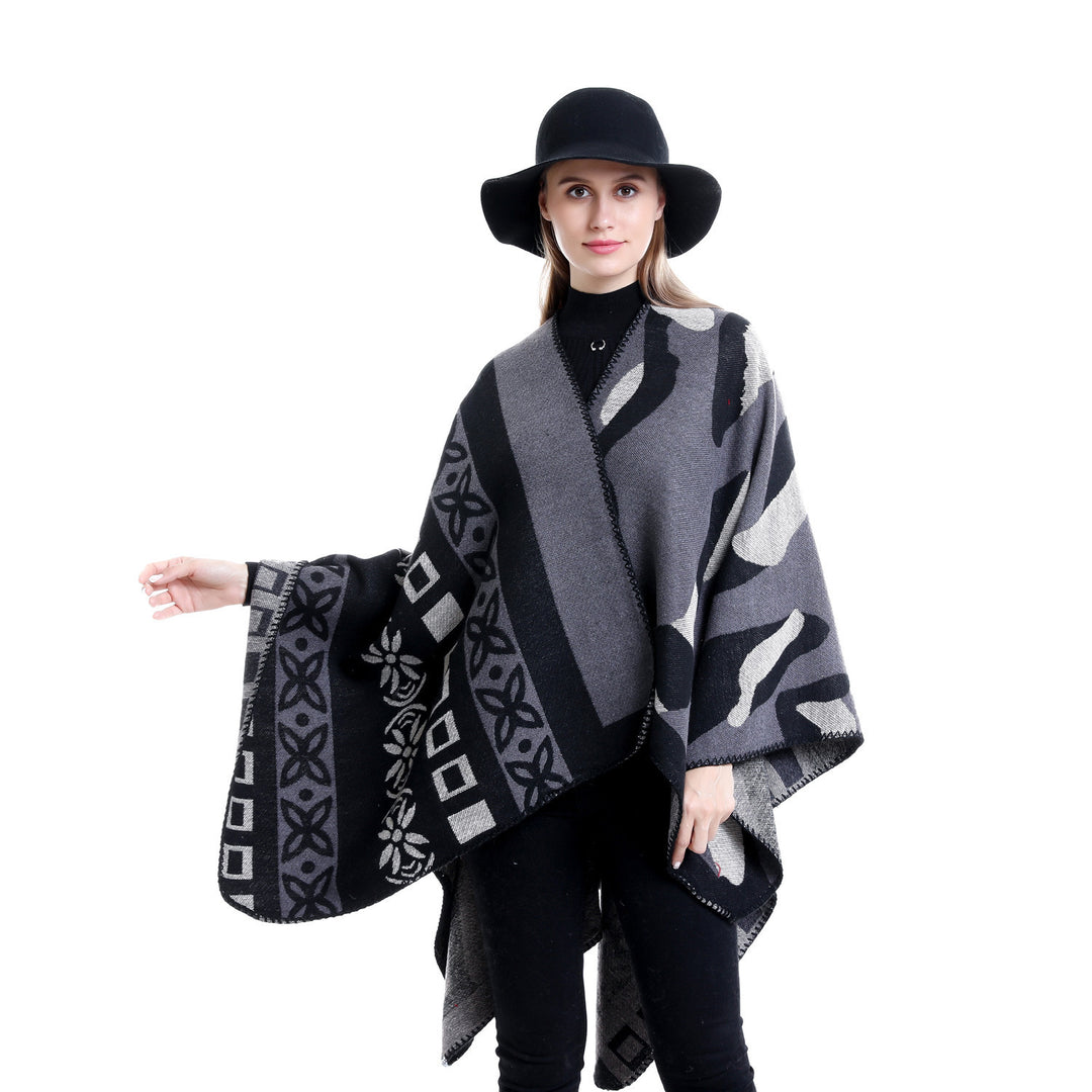 Damen Jacquard‑Strickruana im Oversize‑Fall mit grafischer Musterung Echo Archiv