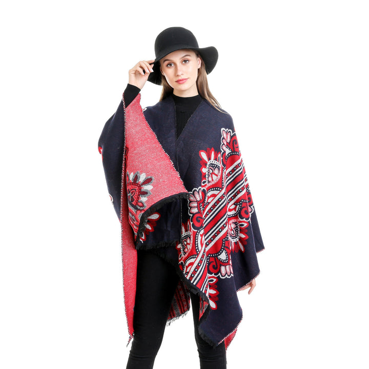 Damen Boho-Ruana mit floralem Ornamentjacquard und ausgefranster Kante – Montévia