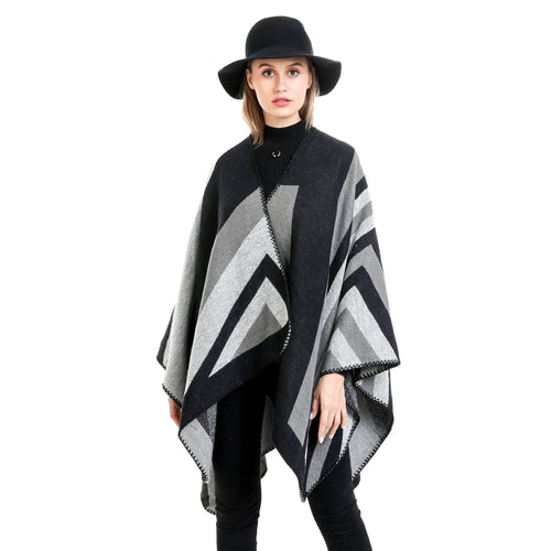 Damen Oversize-Ruana mit grafischem Blockmuster und dekorativer Kettelnaht Echo Archiv