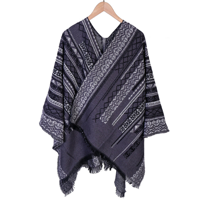 Damen Ruana-Poncho im kastigen Kimono-Fall mit feiner Jacquard‑Webstruktur und Fransensaum Echo Archiv