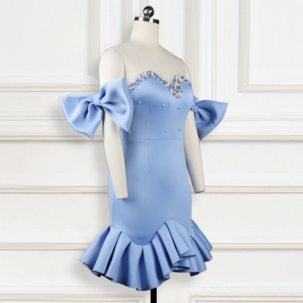 Damen glamouröses Cocktailkleid mit transparenten Puffärmeln und Rüschensaum Echo Archiv