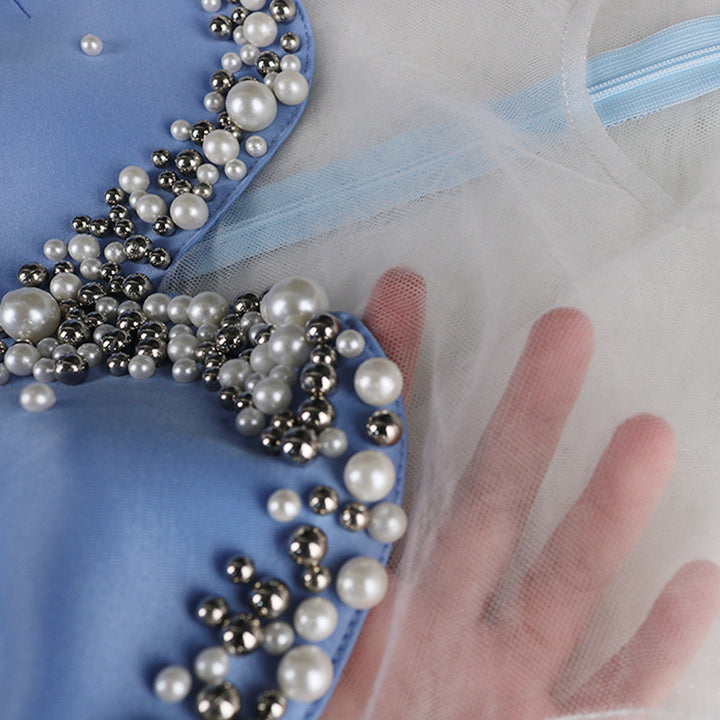 Damen Abendkleid mit transparenten Puffärmeln und Rüschenrand Echo Archiv