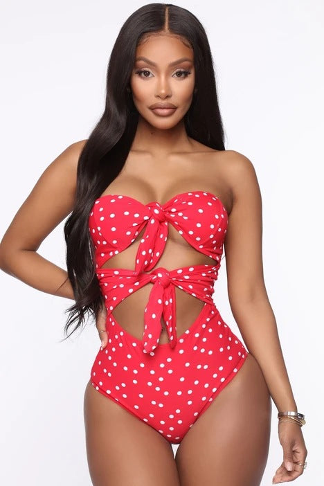 Damen Einteiliger Badeanzug mit verspieltem Knotendesign und Cut-Outs Echo Archiv
