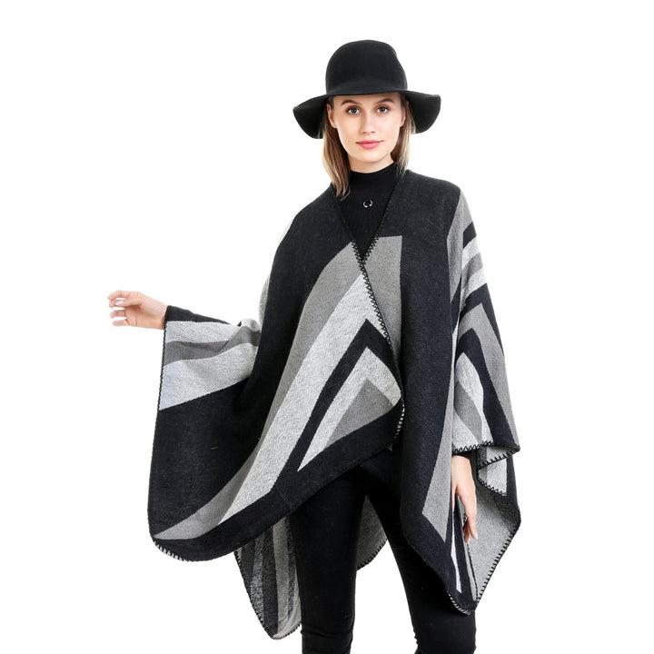 Damen Oversize-Ruana mit grafischem Blockmuster und dekorativer Kettelnaht Echo Archiv