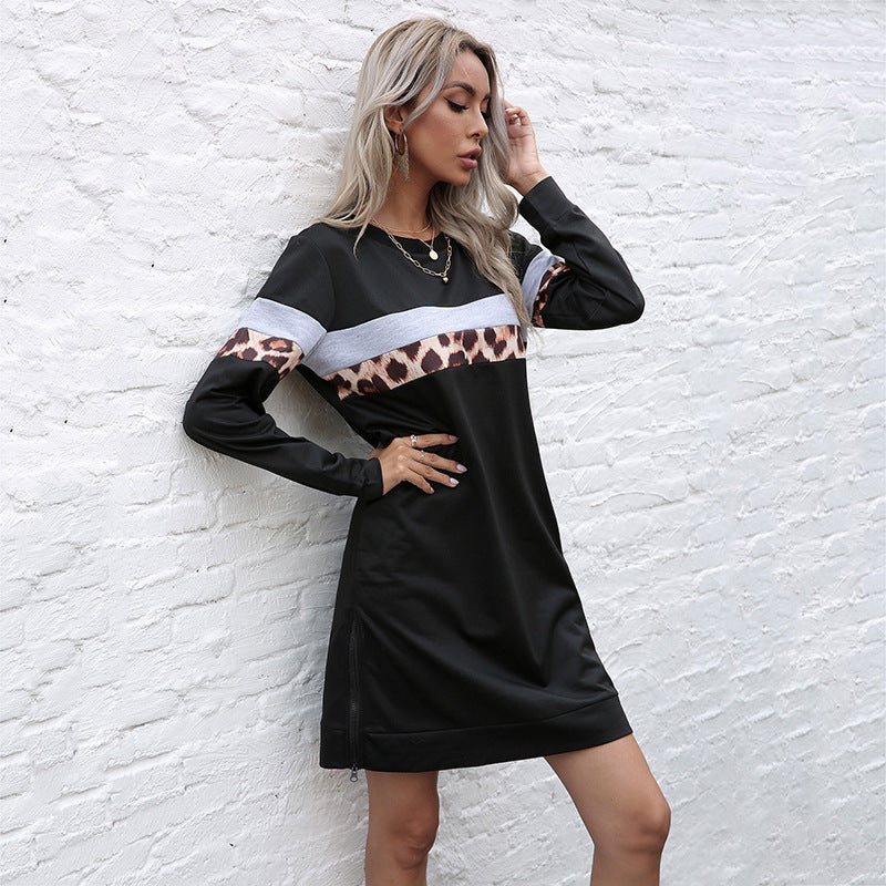 Damen lässiges Sweatshirtkleid mit Leopardenstreifen und kontrastierendem Brustband Echoarchiv