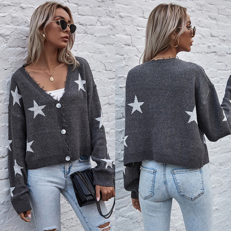 Damen Kurzgeschnittener V‑Ausschnitt Strickcardigan mit Sternen‑Jacquard und Fransenbesatz – Veloura