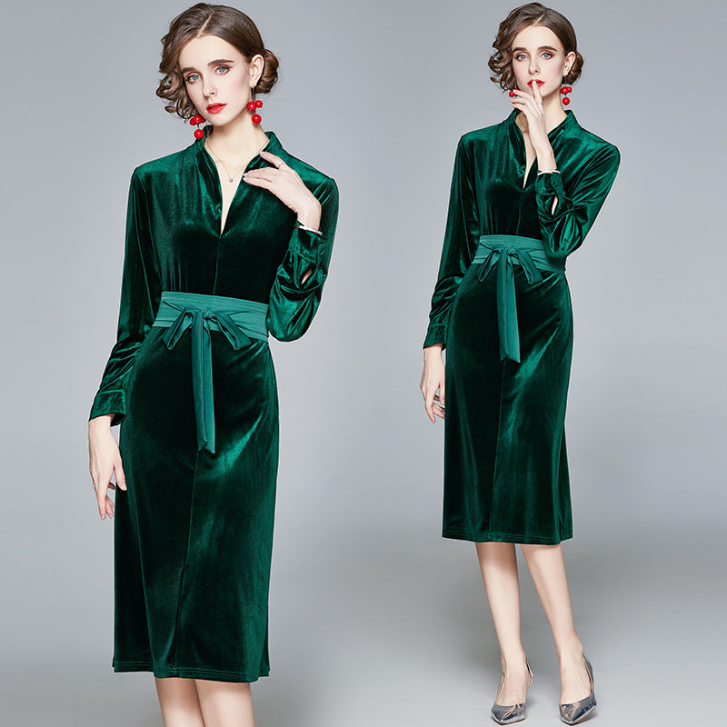 Damen Samt-Midikleid mit Stehkragen und tailliertem Bindegürtel – Élara