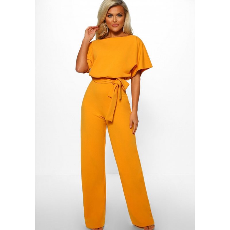 Damen elegantes Set bestehend aus fließender Bluse und weit geschnittenen Hosen Echoarchiv